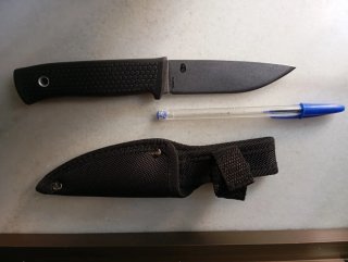 Cuchillo Outdoor Hx Negro con Funda