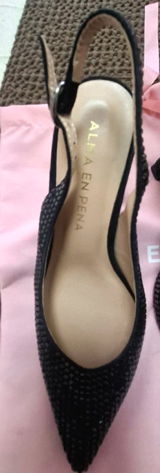 Zapato salón destalonado pedrería negro