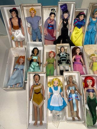 Colección 29 Muñecas Porcelana Disney Antiguas