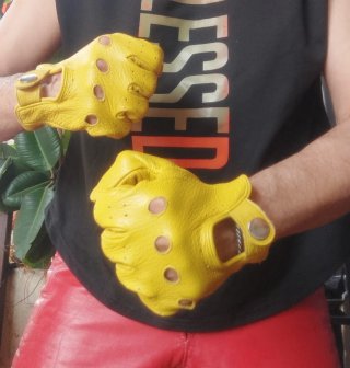 Guanti in pelle gialli capretto Tg M