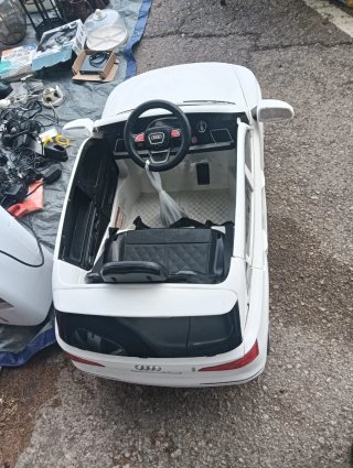 Coche eléctrico infantil blanco