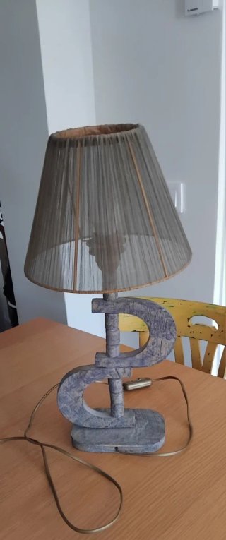 Lámpara de mesa diseño original