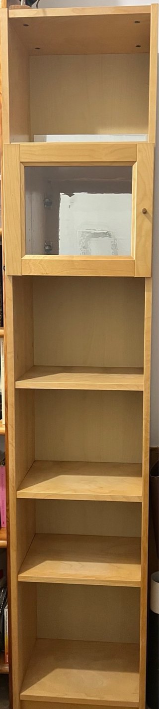 Estantería haya con puerta de cristal