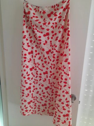 Falda larga estampada floral es talla L