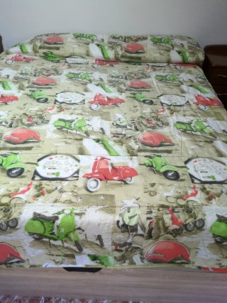 2 Edredones estampados con dibujos de Vespas