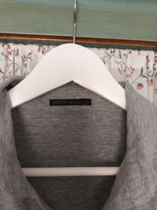 Camiseta polo gris mujer