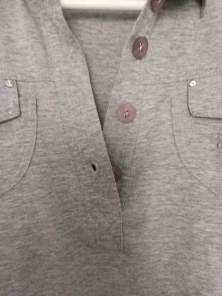 Camiseta polo gris mujer