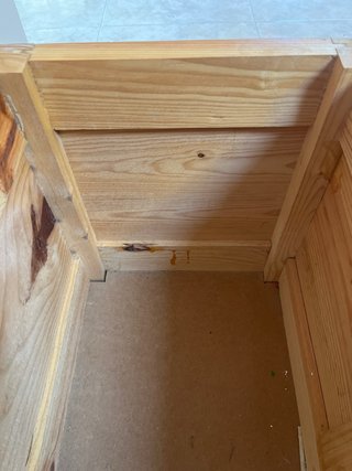 Baúl de madera de pino