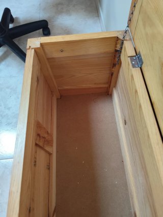 Baúl de madera de pino