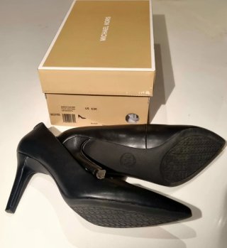 Zapatos de tacón Michael Kors negros