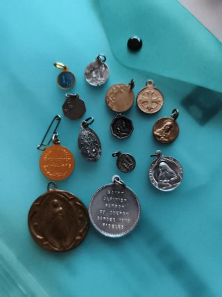 Lote medallas religiosas
