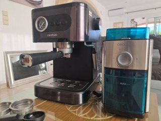 Cafetera Cecotec Power Espresso 20 Pro + Molinillo