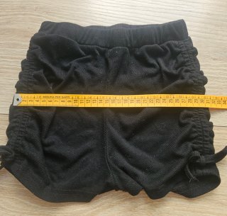 Pantalón corto negro con cordones