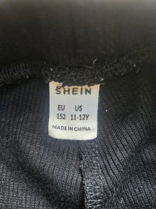 Pantalón corto negro con cordones