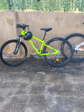 3 bicicletas BTWIN, Rockrider y Topbike+accesorios