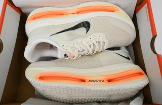 Nike Vomero Premium Hombre