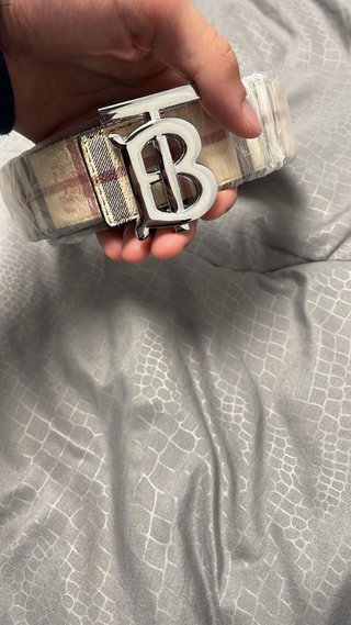 Cintura Burberry Beige e Rossa