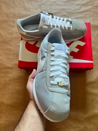Zapatillas Nike Cortez Gris y Blanco
