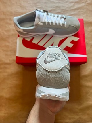 Zapatillas Nike Cortez Gris y Blanco
