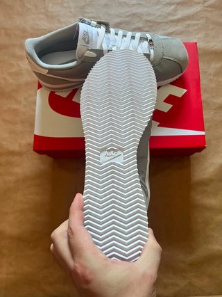 Zapatillas Nike Cortez Gris y Blanco