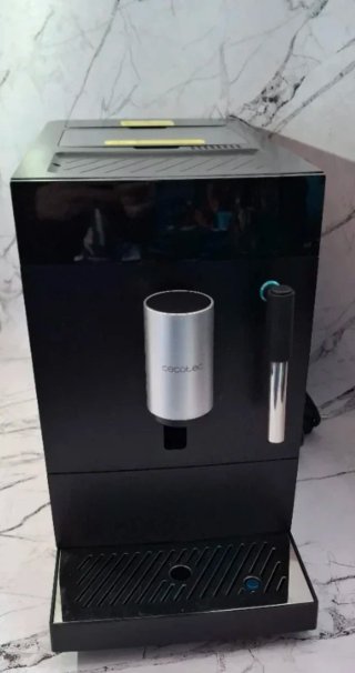 Cafetera Cecotec cremmaet compact Steam