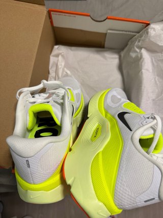 Nike Structure 26 Blancas y Amarillas
