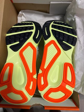 Nike Structure 26 Blancas y Amarillas
