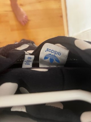 Sudadera Adidas con capucha