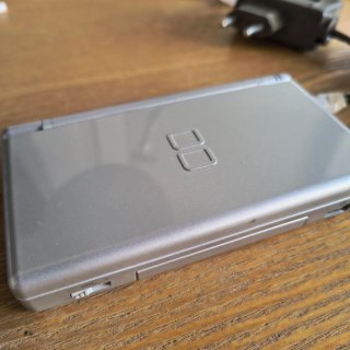 Nintendo DS Lite Plata + Accesorios