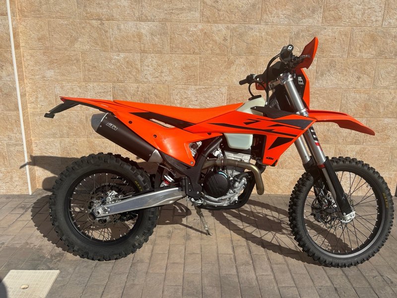 KTM 250 EXC-F Enduro/ 3,7 horas.