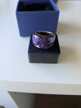 Anillo Swarovski Nirvana Morado y Plateado
