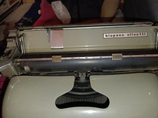 Máquina de escribir Hispano Olivetti