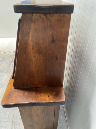 Mueble bureau de madera tallada