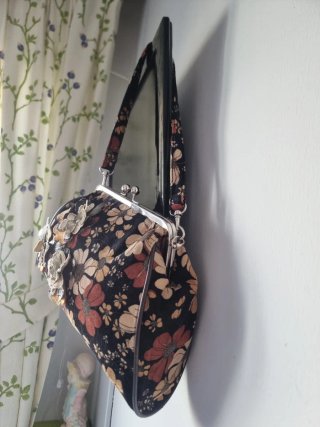Bolso de mano floral