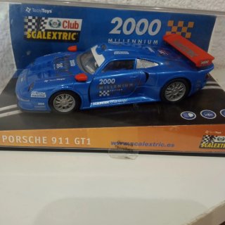 Scalextric Porsche 911 GT1 Millennium 2000