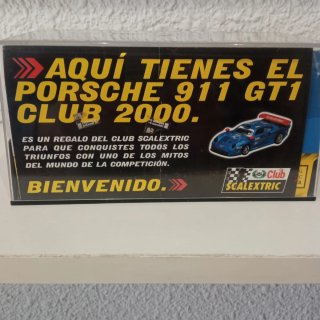Scalextric Porsche 911 GT1 Millennium 2000