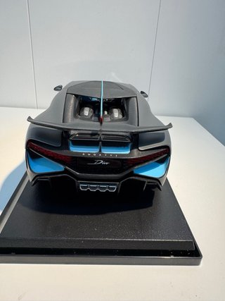1:18 Bugatti Divo