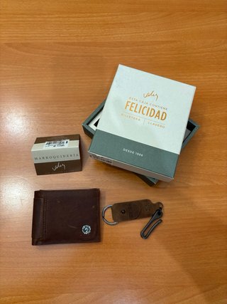 Cartera piel y Llavero NUEVO