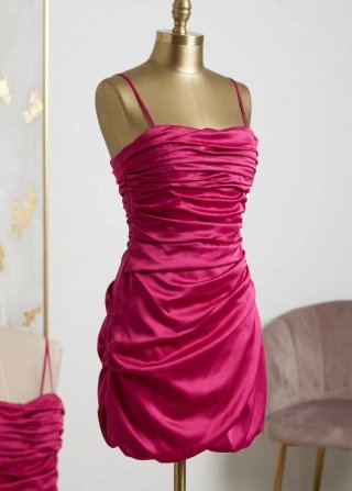 Vestido de fiesta rosa satinado