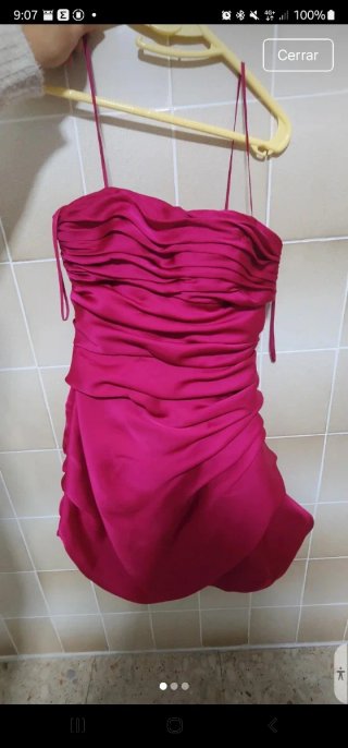 Vestido de fiesta rosa satinado