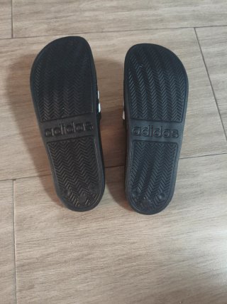 Chanclas Adidas Adilette Negras Talla 42/43