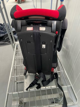 Silla coche Isofix roja y negra