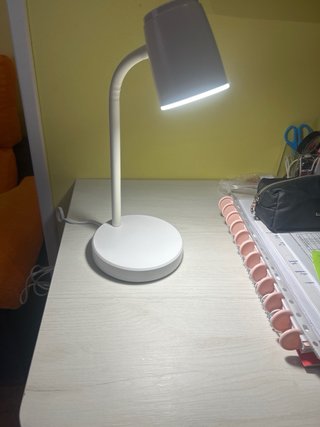 Lámpara de escritorio blanca