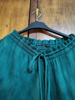 Pantalón Zara verde talla M