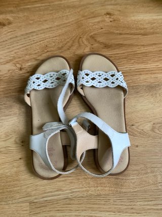 Sandalias y zapatillas Fila niña talla 34
