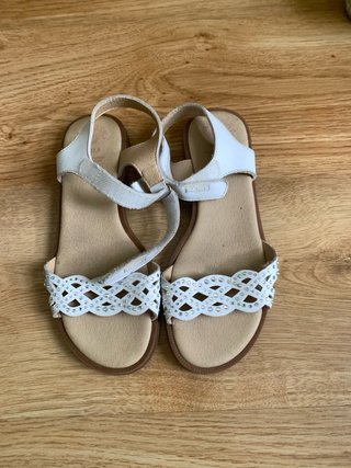 Sandalias y zapatillas Fila niña talla 34