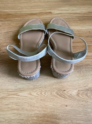 Sandalias y zapatillas Fila niña talla 34