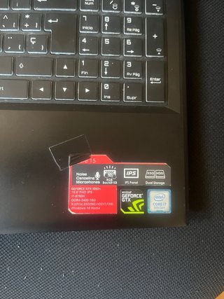 Portátil Gigabyte Sabre 15 Intel i-7 16gb RAM