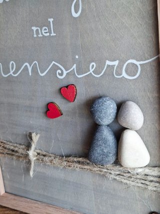 Quadro sassi Ti lego nel pensiero - pebble art