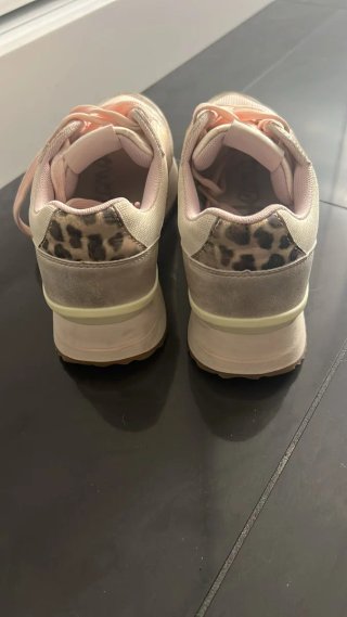 Zapatillas Pepe Jeans rosas y plateadas